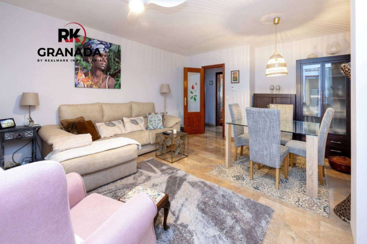 Venta de piso en María Zambrano, Alhendin
photo 1