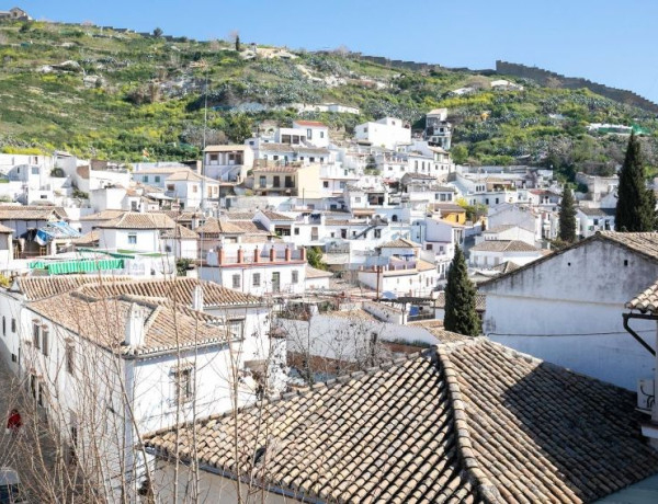 Chalet independiente en venta en  Cuesta del Chapiz, Granada photo 1