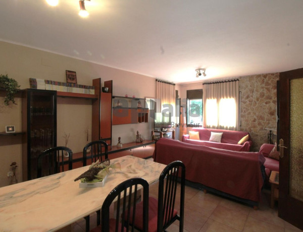 Chalet independiente en venta en  Urb. Aiguaviva, Vidreres photo 2