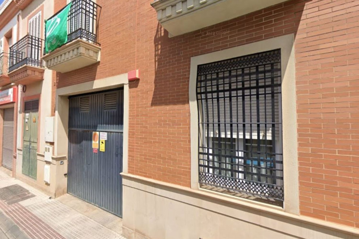 Продажа гаража на Calle Jesús de Grimarest , Дос Германаc photo 3