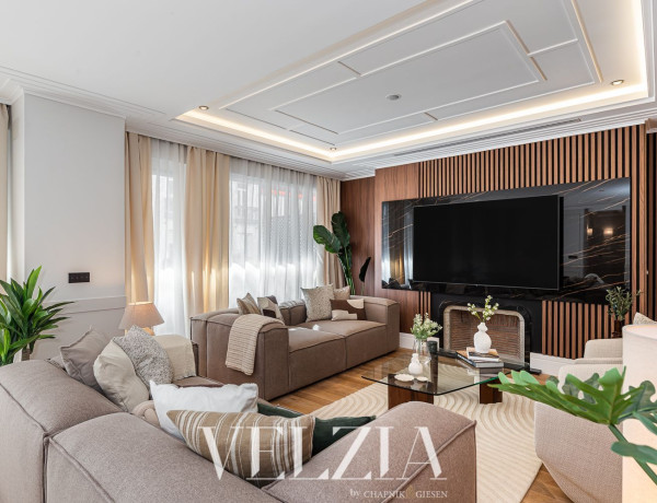 Apartment for sale in Calle de Bueso de Pineda, Madrid thumbnail 1