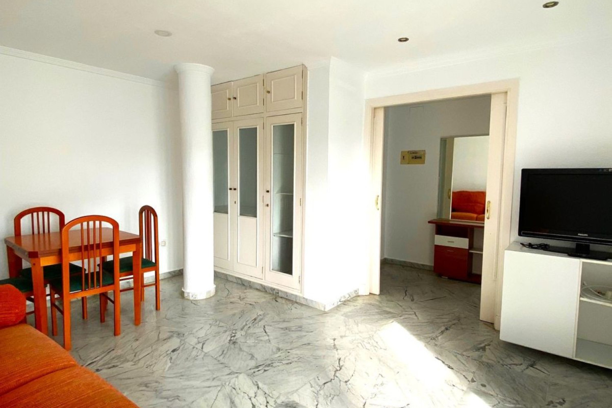 Sale of apartment in Calle Real, San Fernando
 photo 2