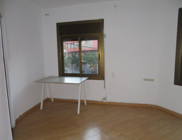 First floor for sale in  La Florida - Les Planes , Hospitalet de Llobregat photo 4