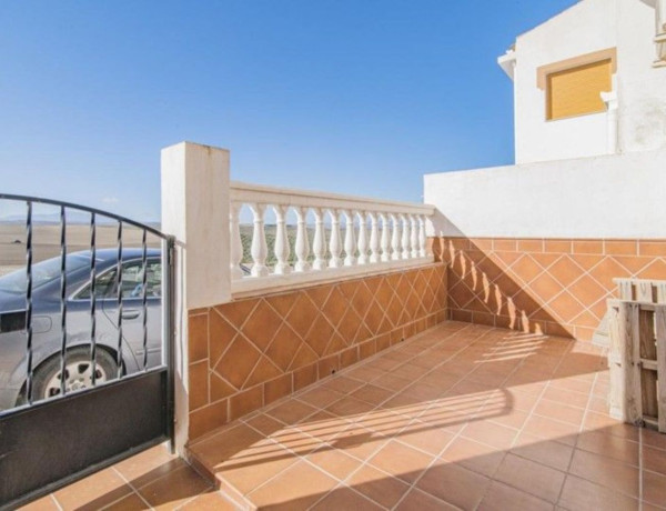 Chalet adosado en venta en , Chimeneas thumbnail 2