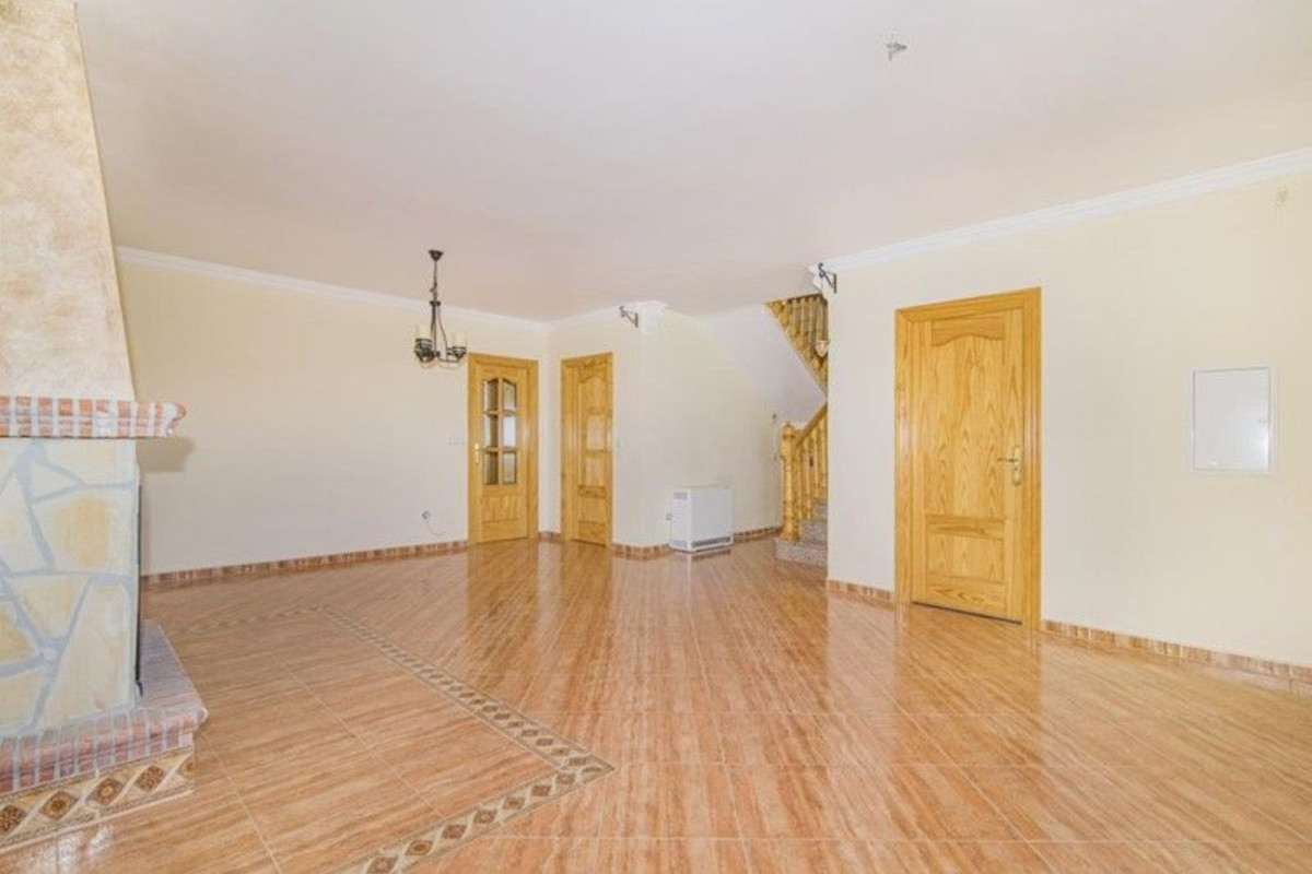 Venta de chalet adosado en , Chimeneas photo 5