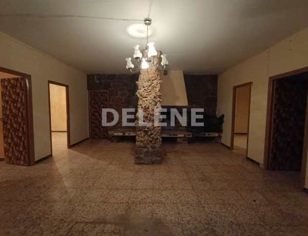 Chalet independiente en venta en , Hellín photo 1