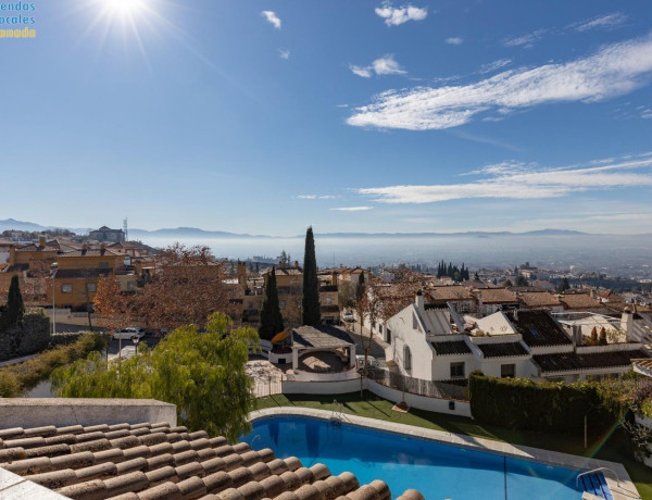 Chalet independiente en venta en  Albaicín , Granada photo 1