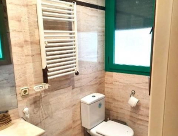Piso en venta en Urb. Puerto, Estepona thumbnail 2