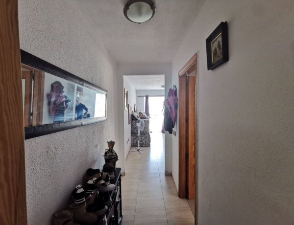 Piso en venta en Calle Sierra de Alcaraz, Roquetas de Mar thumbnail 2