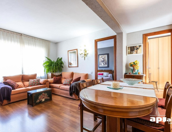 Piso en venta en  La Creu de Barberà - Avinguda - Eixample , Sabadell photo 1