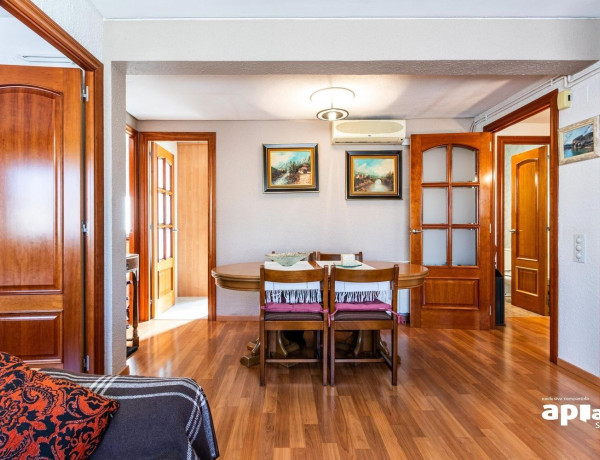 Piso en venta en  La Creu de Barberà - Avinguda - Eixample , Sabadell photo 3