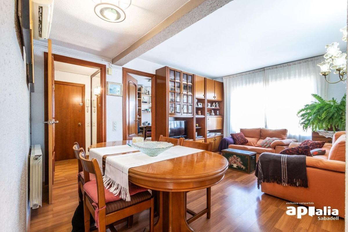 Sale of apartment in La Creu de Barberà - Avenue - Eixample, Sabadell
 photo 4