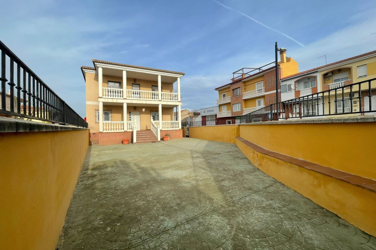 Sale of townhouse in , Cullar-Vega photo 1