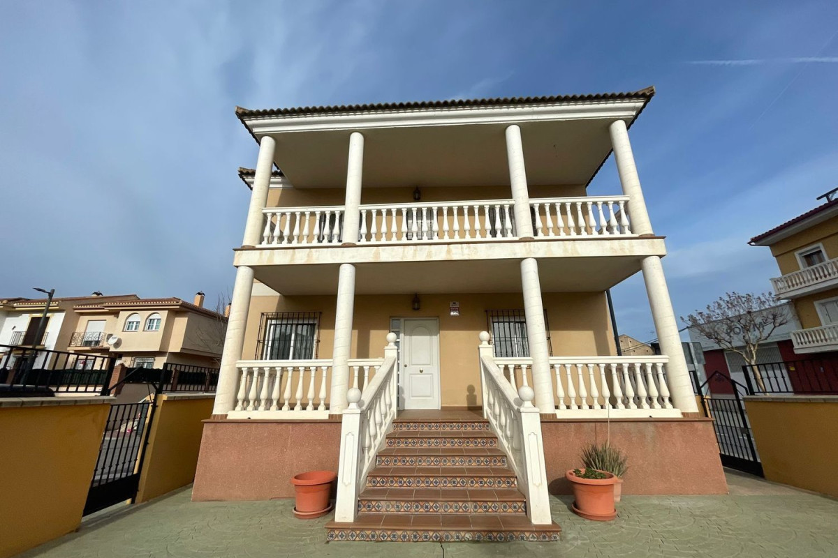 Sale of townhouse in , Cullar-Vega photo 5