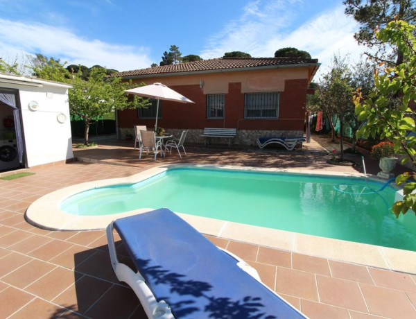 Detached villa for sale in Calle Astres, 26, Lloret de Mar photo 1