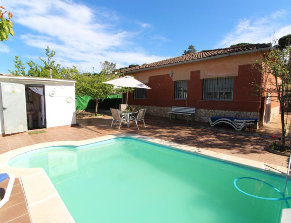 Detached villa for sale in Calle Astres, 26, Lloret de Mar thumbnail 2