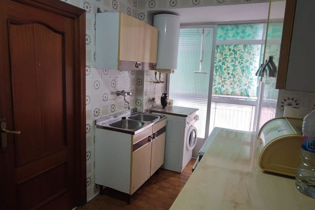 Sale of apartment in Calle Cánovas del Castillo, Alcalá de Henares
 photo 2