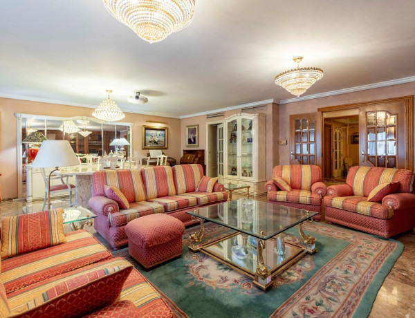 Apartment for sale in Calle de Colón, 8, València thumbnail 1