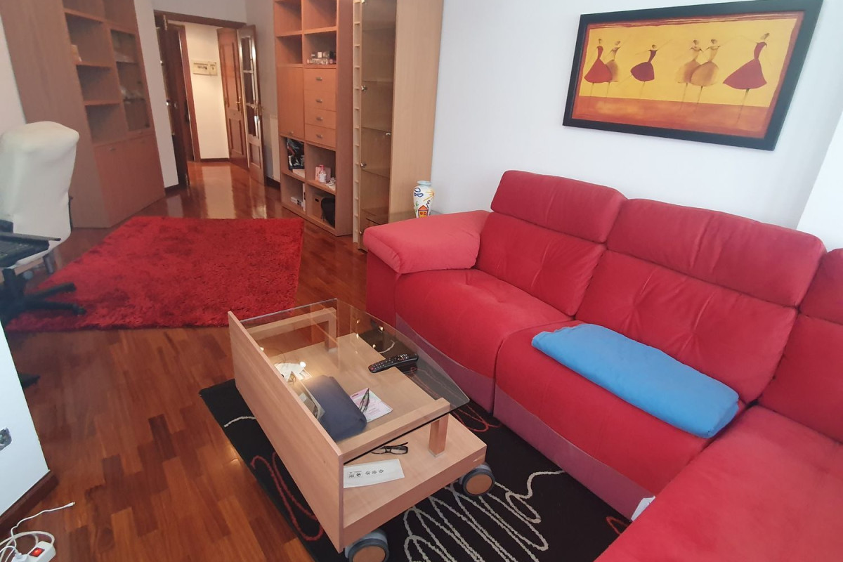 Sprzedaż mieszkania w Calle Reyes de Navarra Kalea, Vitoria-Gasteiz
photo 1