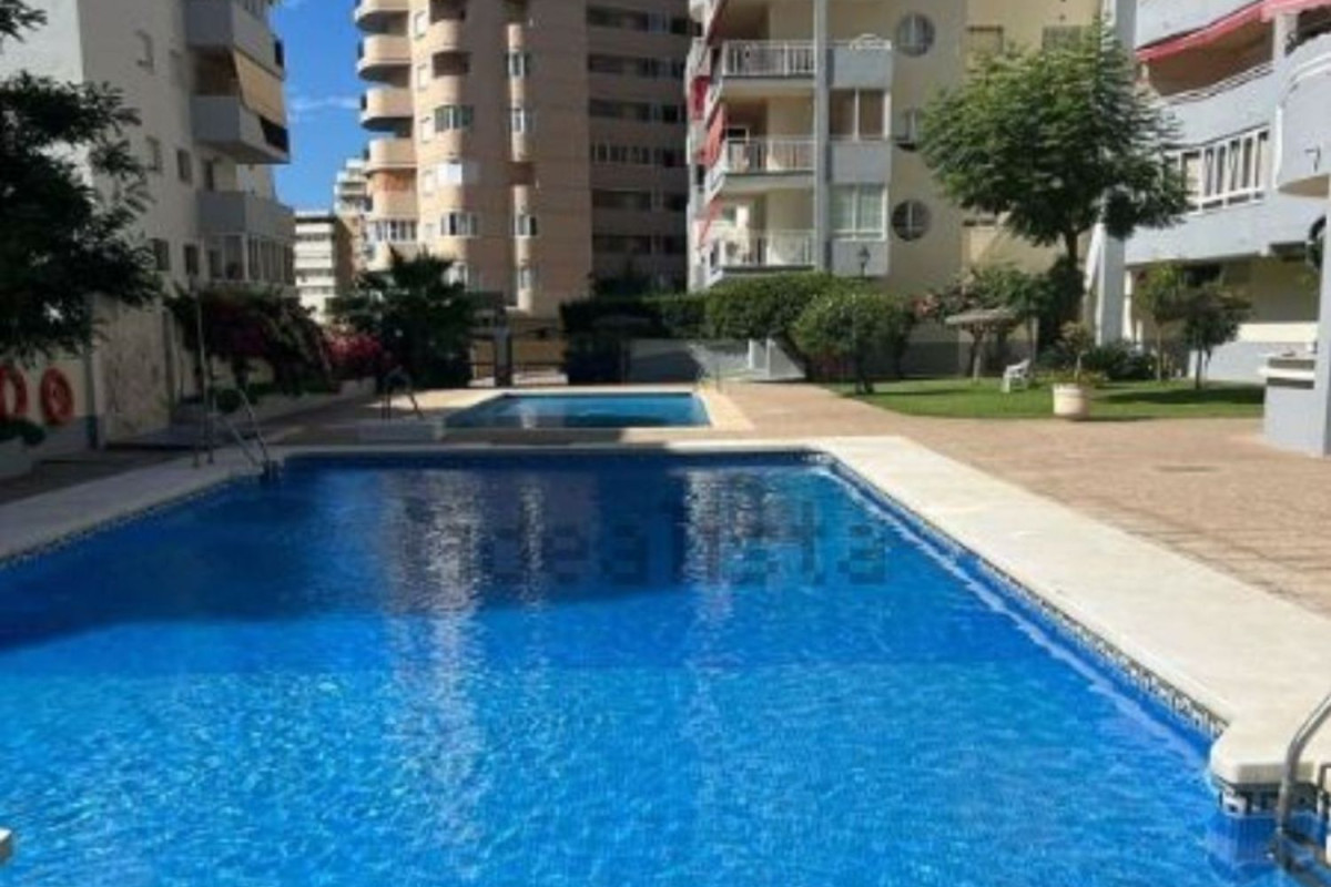 Продажа квартиры на Calle Alberto Fernández, Фуэнхирола
 photo 2