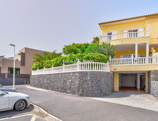 Semi-detached house for sale in  Calle Alhelí , Granadilla de Abona photo 2