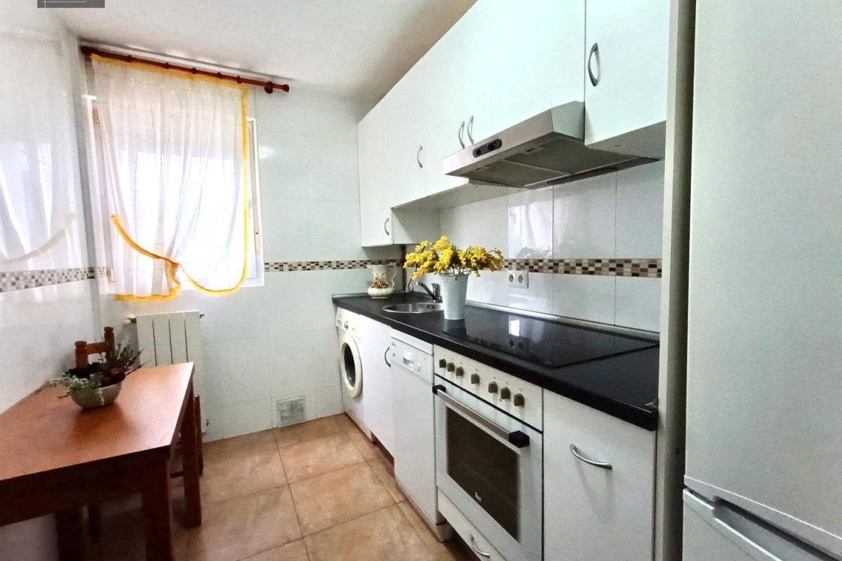 Piso en venta en Los Corrales de Buelna, Los Corrales de Buelna
 photo 3