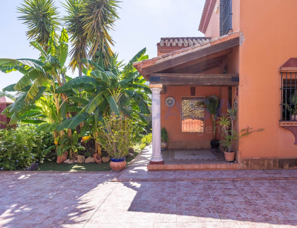Chalet independiente en venta en  Las Almenas , Tomares photo 4