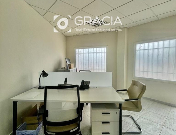 Local en venta en calle Tajinaste photo