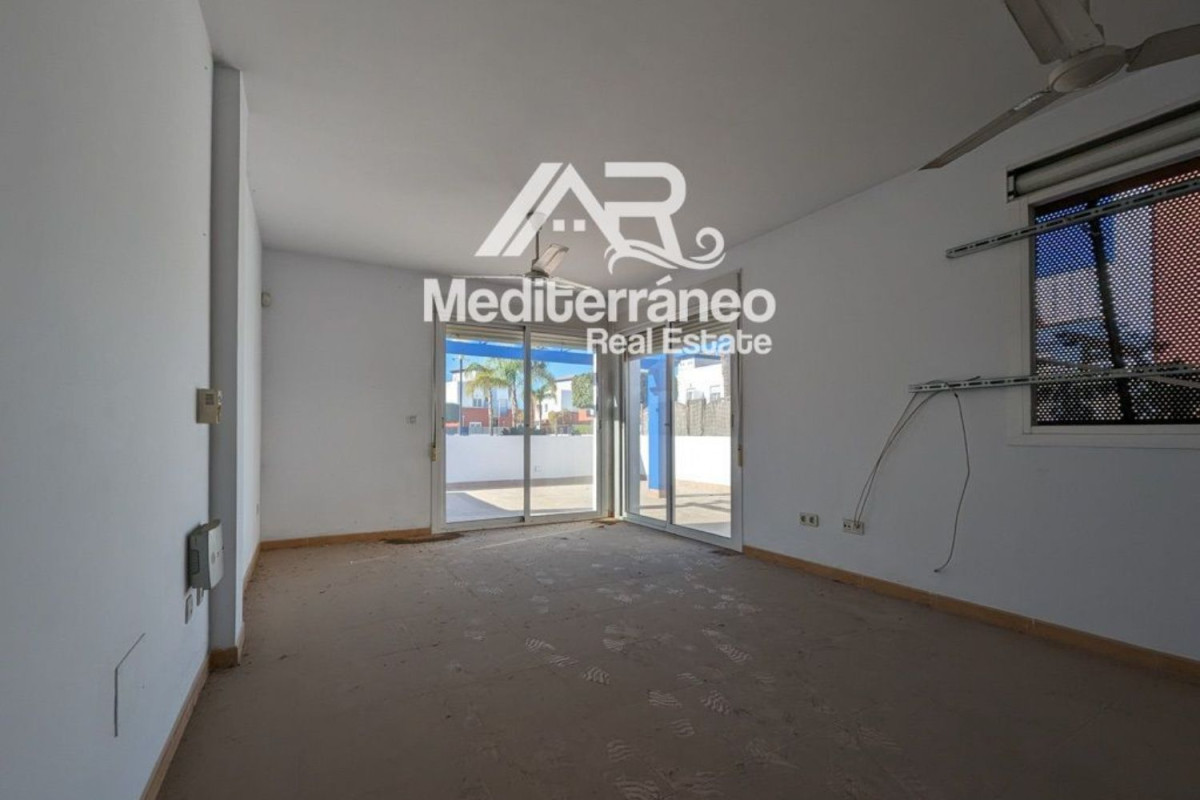 Venta de chalet adosado en  Avenida Alhambra , Vera photo 4