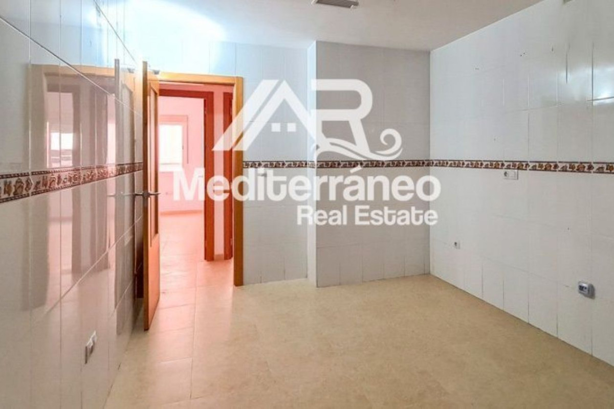 Piso en venta en calle Tijola, Albox
photo 5