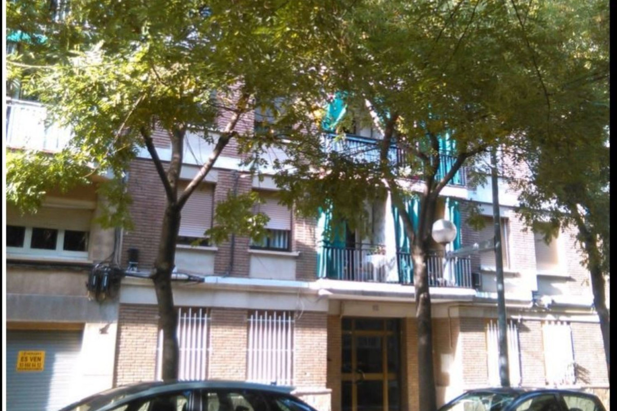 Sale of apartment in Calle Joan Antoni Samaranch, Sant Feliu de Llobregat
photo 2