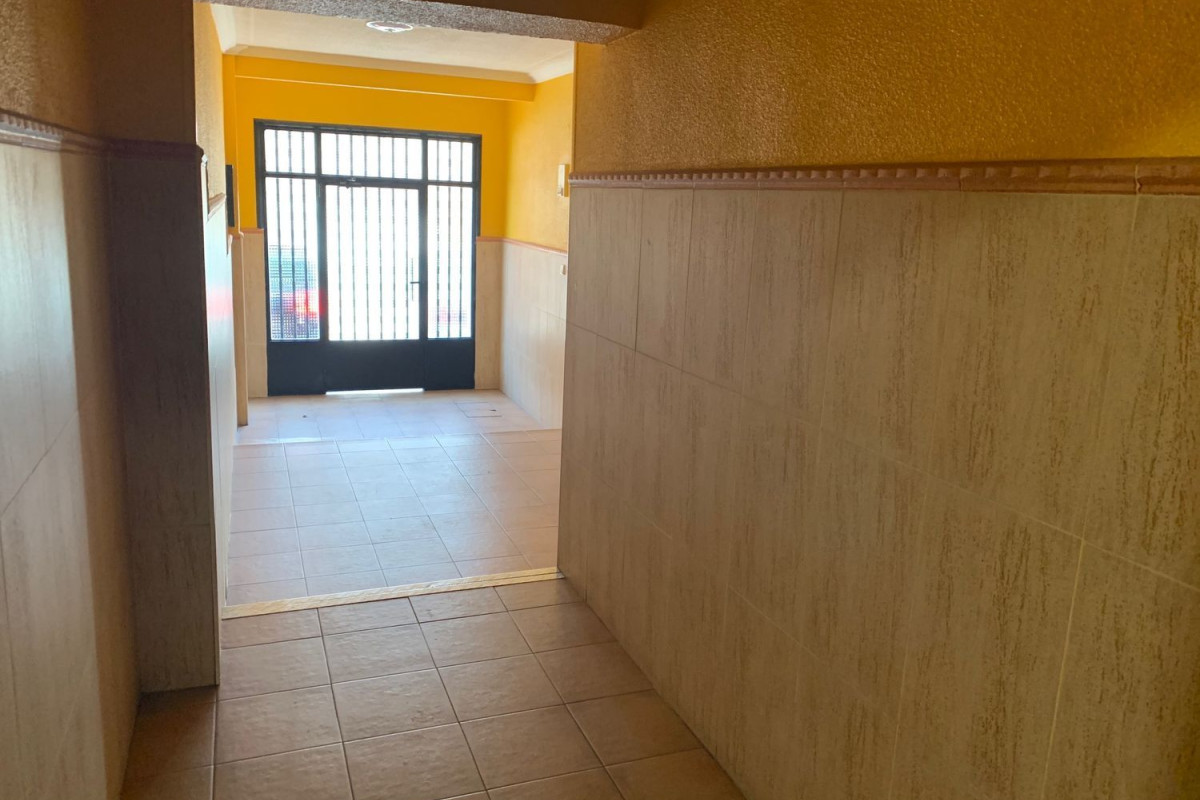 Venta de piso en Calle de Hernán Cortés, Alcalá de Henares
photo 1