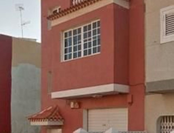 Chalet independiente en venta en  Calle Huelva, San Cristóbal de la Laguna photo 1