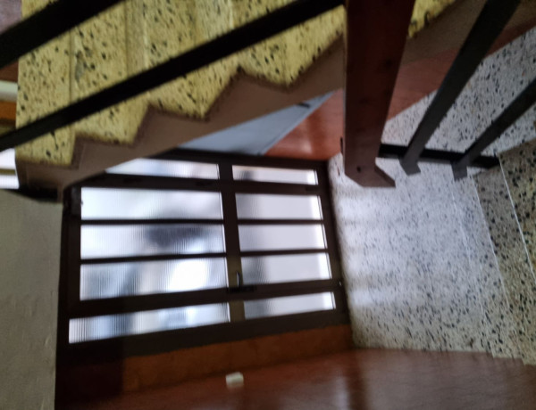 Piso en venta en Calle de la Mare de Déu de la Cisa, Mataró photo 1