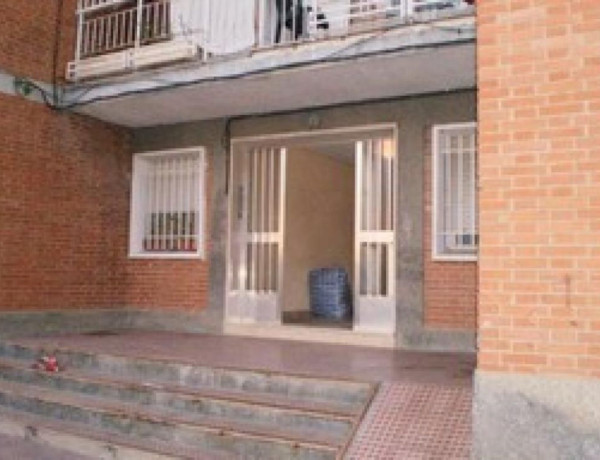 Piso en venta en  Calle Ponce de León, Alcalá de Henares photo