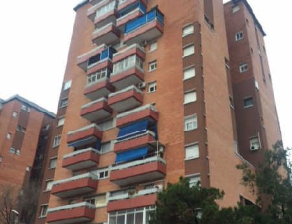 Piso en venta en  Calle de Montblanc, Terrassa photo 1