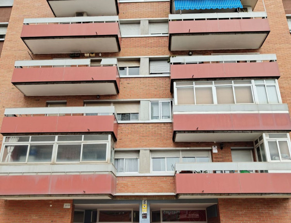 Piso en venta en  Calle de Montblanc, Terrassa photo 2
