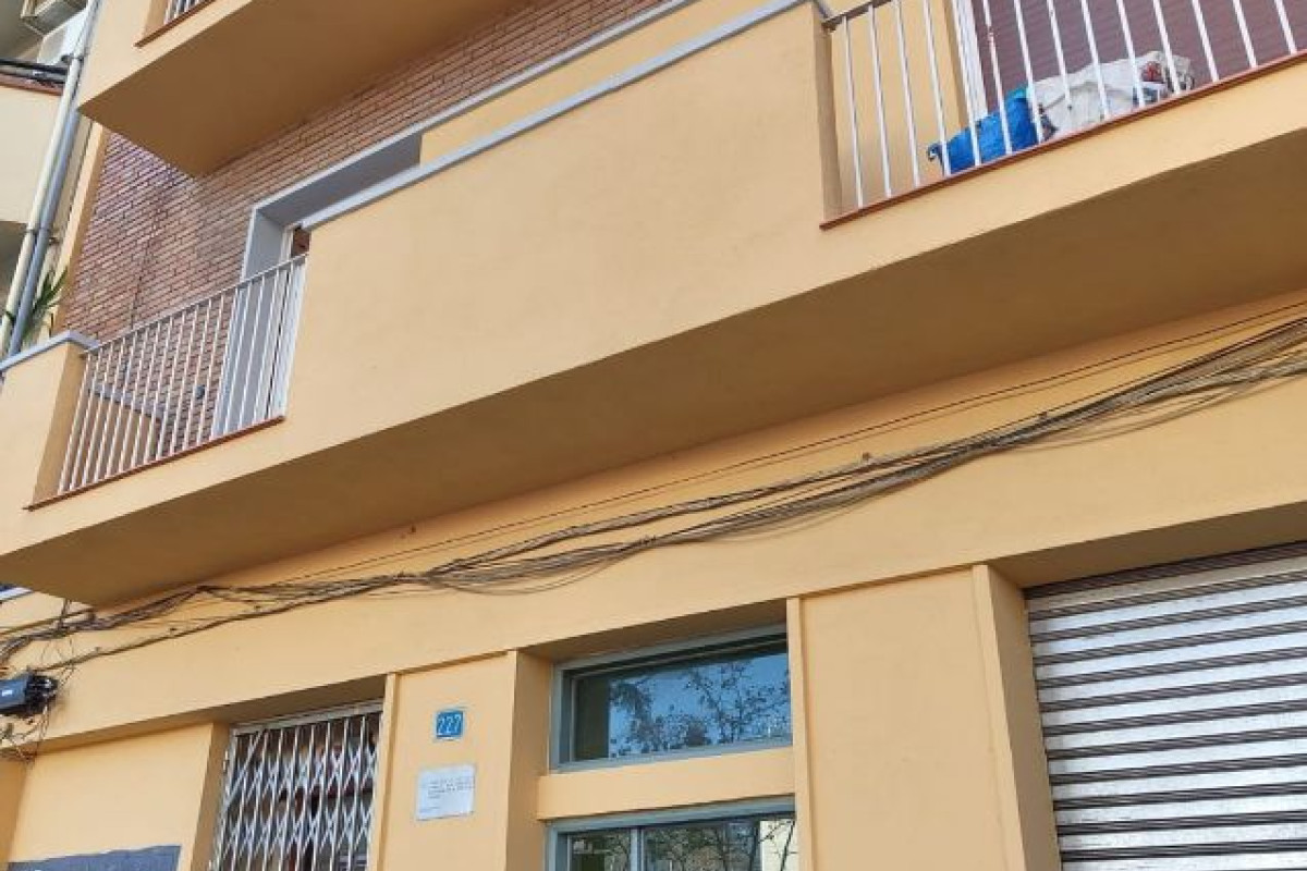 Sale of apartment in Avenida de l'Abat Marcet, Terrassa
photo 2