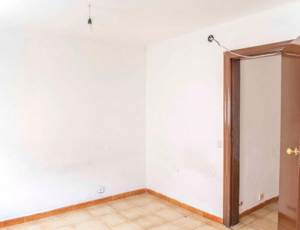 Piso en venta en  Calle de les Mimoses, Hospitalet de Llobregat photo 3
