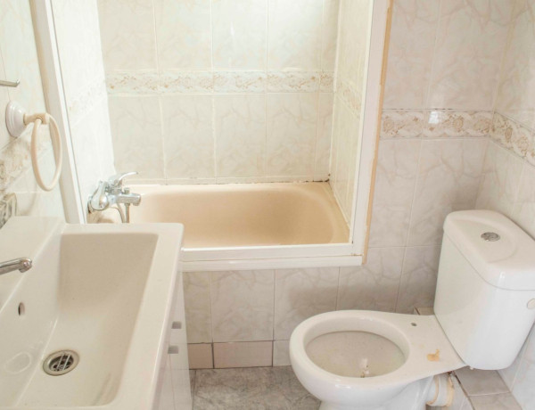 Piso en venta en  Calle de les Mimoses, Hospitalet de Llobregat photo 4