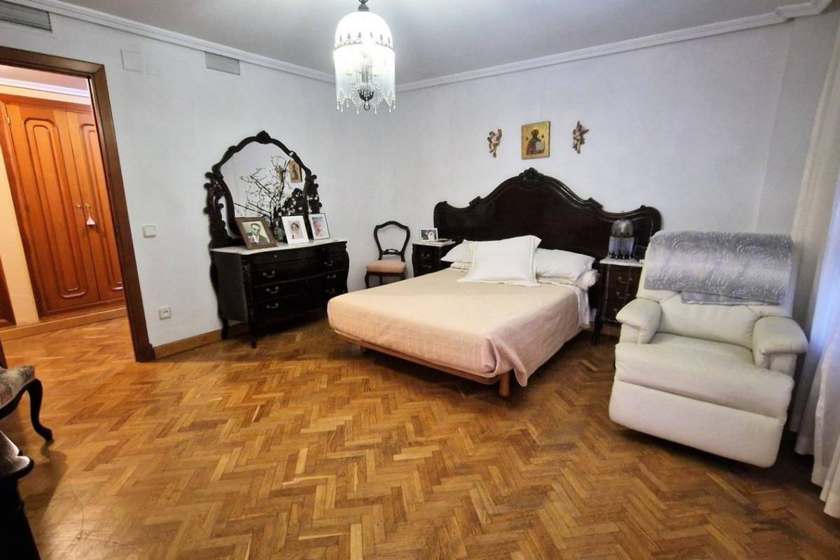 Sale of independent chalet in Center, Algeciras
photo 4