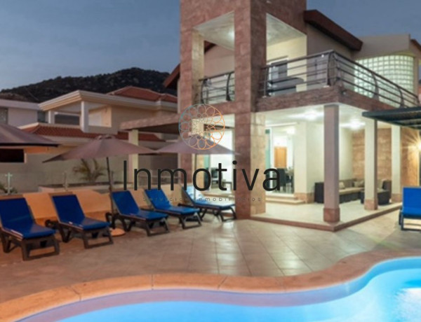 Chalet independiente en venta en Costa Adeje , Adeje thumbnail 1