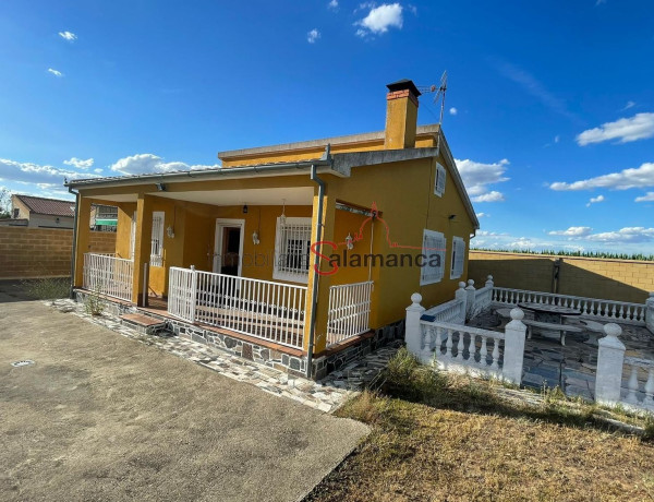 Rustic property for sale in , Calvarrasa de Abajo thumbnail 1