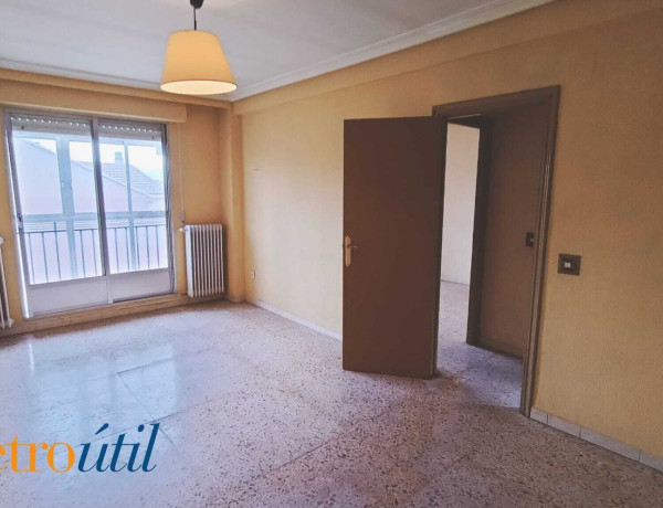 Apartment for sale in Carretera de Ledesma, Salamanca thumbnail 1