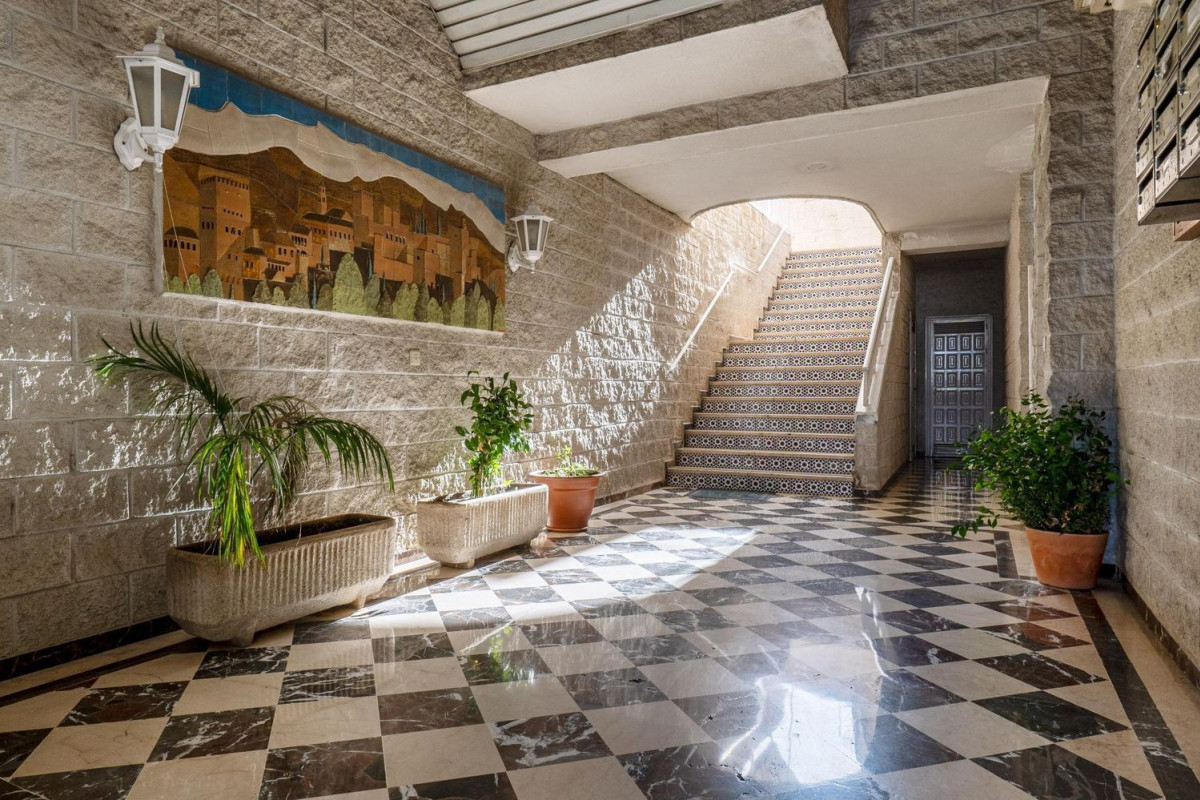 Sale of apartment in Calle Jardines, Armilla
 photo 2