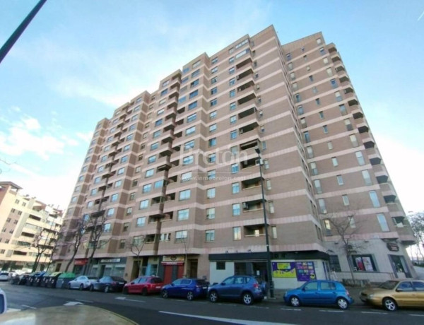 Apartment for sale in Calle de la Duquesa de Villahermosa, Zaragoza thumbnail 1