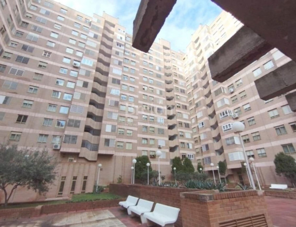 Apartment for sale in  Calle de la Duquesa de Villahermosa, Zaragoza photo 4