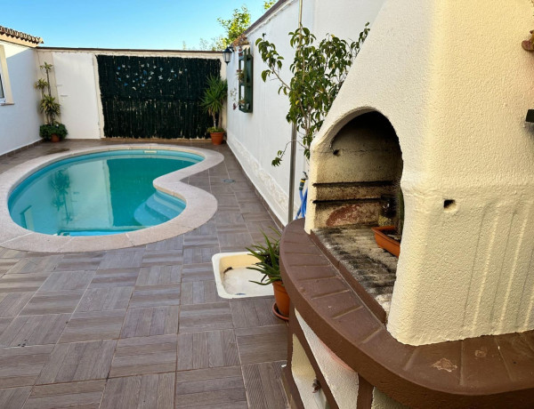 Таунхаус на продажу в  San Bernabé , Algeciras photo 2