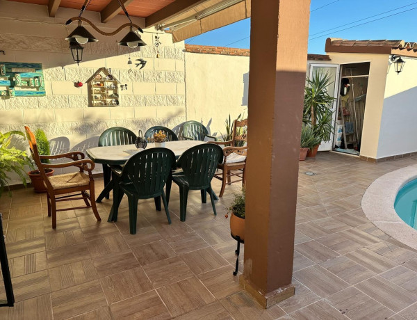 Таунхаус на продажу в  San Bernabé , Algeciras photo 3