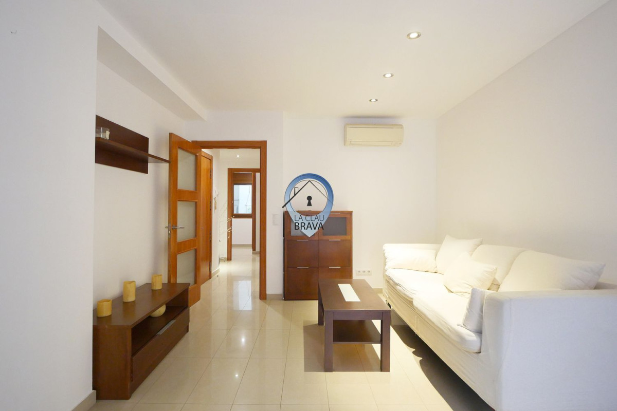Sale of apartment in Calle Sant Joan, Sant Feliu de Guíxols
photo 1